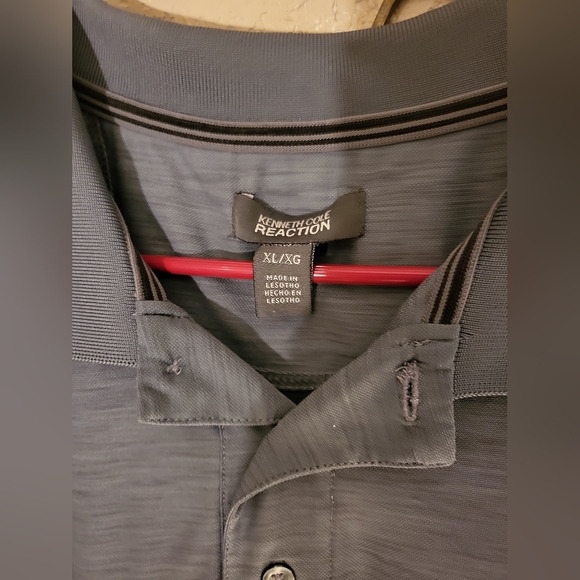 Kenneth Cole polo in size XL - Picture 2 of 3